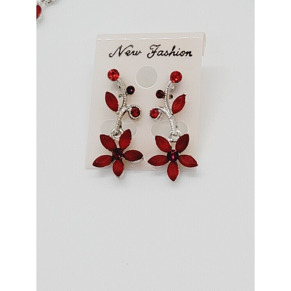 NWT Rhodium plated Cubic Zirconia necklace and earrings set - Picture 3 of 4